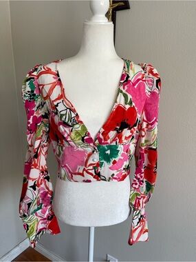 Everly Floral V-Neck Crop Blouse in Pink, Red & Green
